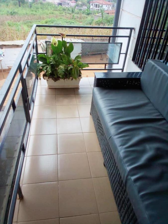 Appartement 2 Chambres Residence Avec Piscine Yaounde Bagian luar foto